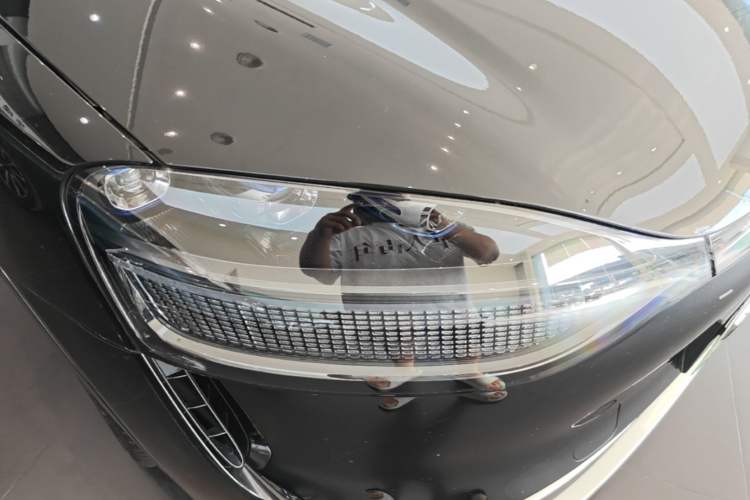 Used Hima AITO M9 2024 Range-Extended Ultra Version 42 kWh 6-Seater Model Right Front Headlight
