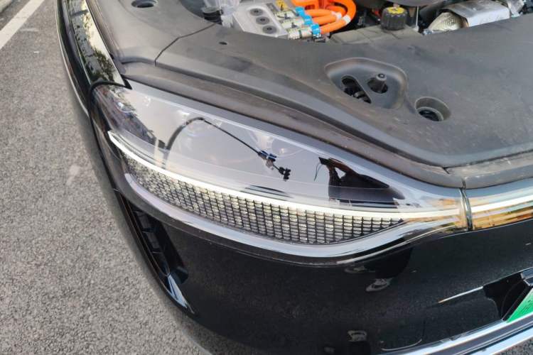Used Hima AITO M9 2024 Range-Extended Ultra Version 52 kWh 5-Seater Model Right Front Headlight