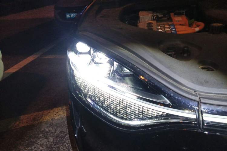 Used Hima AITO M9 2024 Range-Extended Ultra Version 52 kWh 5-Seater Model Right Front Headlight