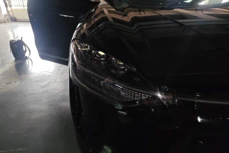 Used Hima AITO M9 2024 Range-Extended Max Edition 42 kWh 5-Seater Version Right Front Headlight