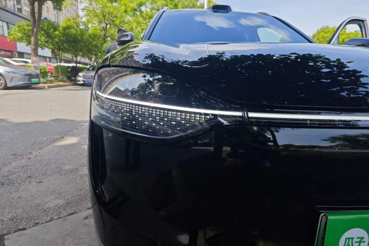Used Hima AITO M9 2024 Range-Extended Max Edition 42 kWh 6-Seater Version Right Front Headlight