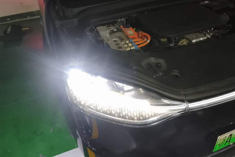 Used Hima AITO M9 2024 Range-Extended Max Edition 42 kWh 6-Seater Version Right Front Headlight