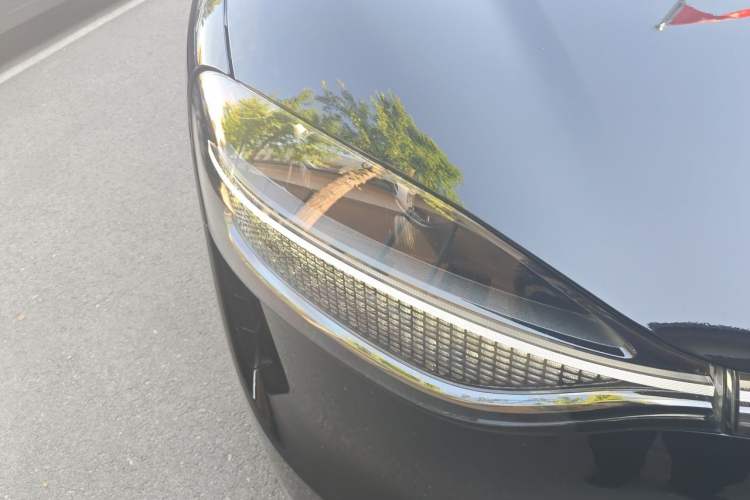 Used Hima AITO M9 2024 Range-Extended Ultra Version 52 kWh 6-Seater Model Right Front Headlight