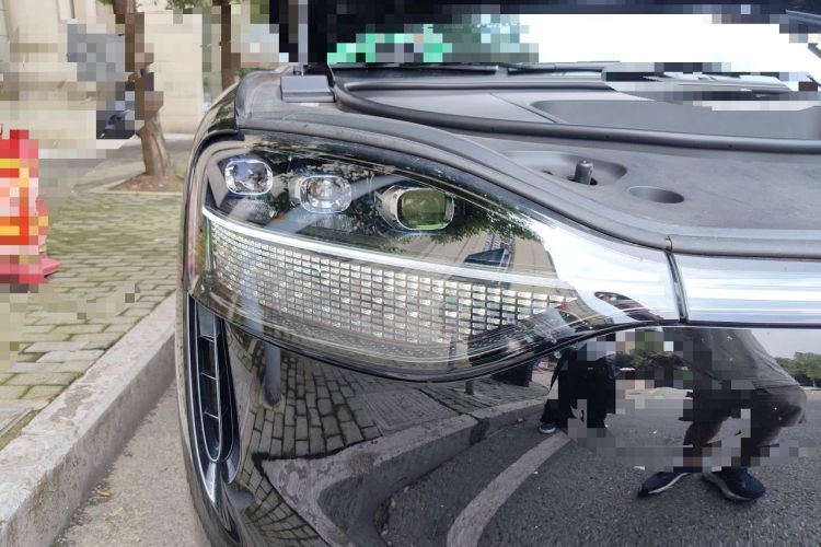 Used Hima AITO M9 2024 All-Electric Ultra Version 100 kWh 6-Seater Model Right Front Headlight