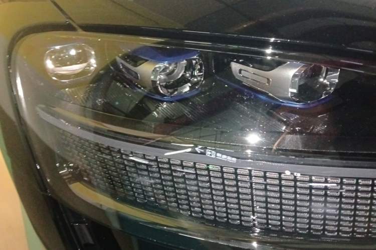 Used Hima AITO M9 2024 Range-Extended Max Edition 52 kWh 6-Seater Version Right Front Headlight