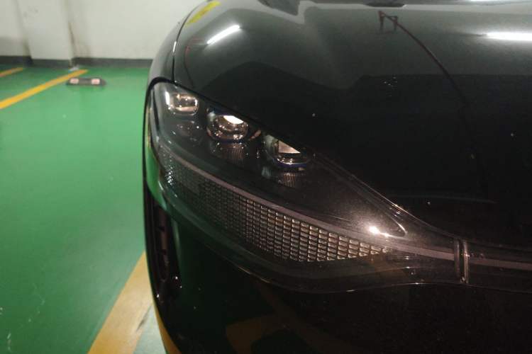 Used Hima AITO M9 2024 Range-Extended Max Edition 42 kWh 5-Seater Version Right Front Headlight