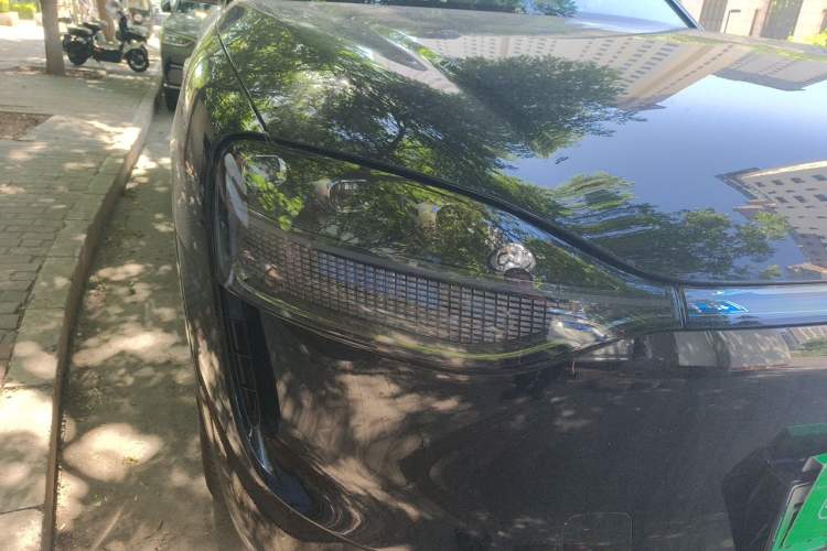 Used Hima AITO M9 2024 Range-Extended Ultra Version 42 kWh 6-Seater Model Right Front Headlight