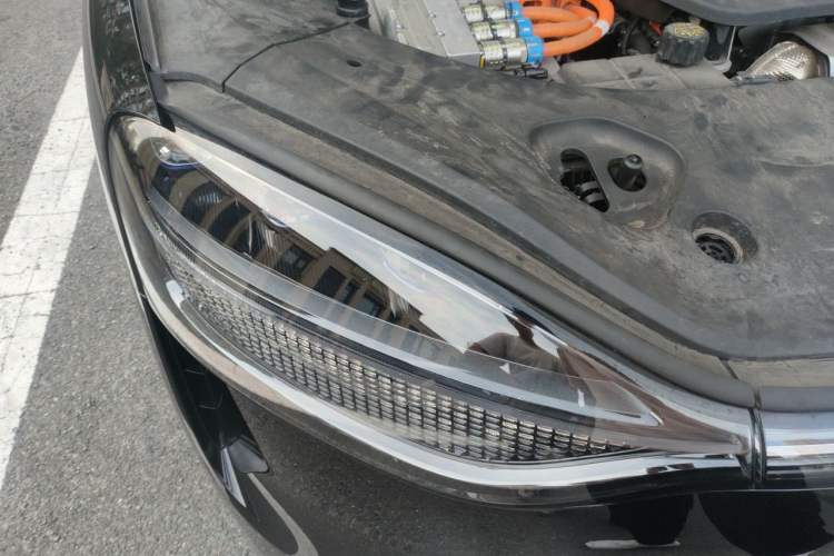 Used Hima AITO M9 2024 Range-Extended Ultra Version 52 kWh 6-Seater Model Right Front Headlight