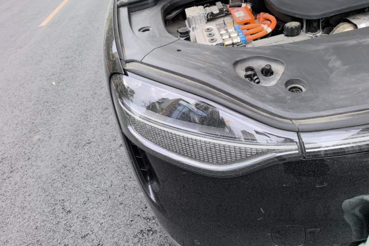Used Hima AITO M9 2024 Range-Extended Ultra Version 42 kWh 6-Seater Model Right Front Headlight