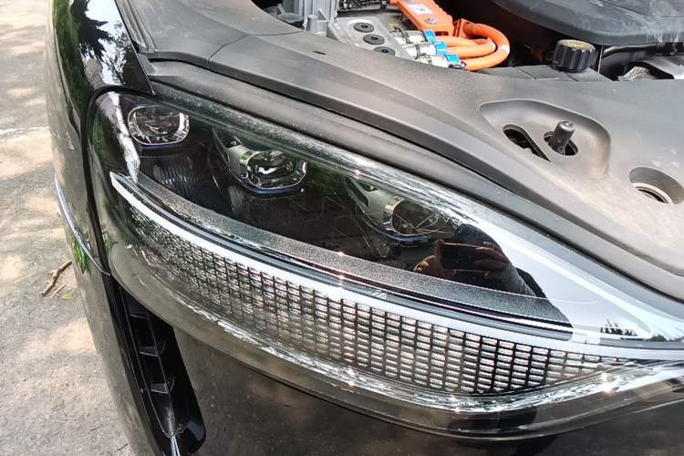 Used Hima AITO M9 2024 Range-Extended Ultra Version 42 kWh 6-Seater Model Right Front Headlight