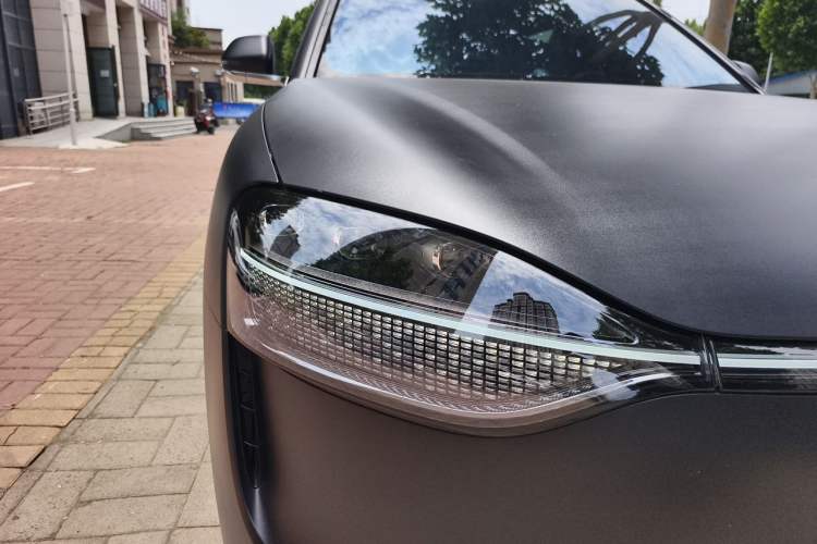 Used Hima AITO M9 2024 Range-Extended Max Edition 42 kWh 5-Seater Version Right Front Headlight