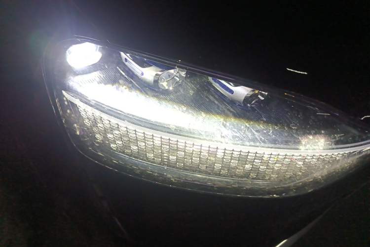 Used Hima AITO M9 2024 Range-Extended Ultra Version 52 kWh 6-Seater Model Right Front Headlight