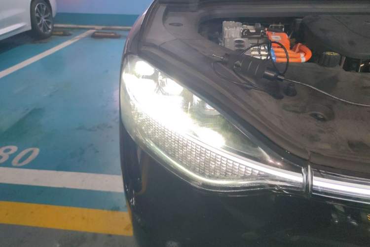 Used Hima AITO M9 2024 Range-Extended Ultra Version 42 kWh 6-Seater Model Right Front Headlight