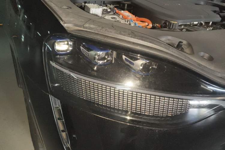Used Hima AITO M9 2024 Range-Extended Ultra Version 52 kWh 5-Seater Model Right Front Headlight