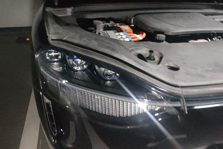 Used Hima AITO M9 2024 Range-Extended Max Edition 42 kWh 6-Seater Version Right Front Headlight