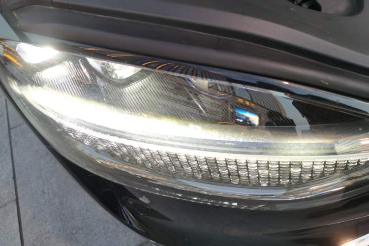 Used Hima AITO M9 2024 Range-Extended Ultra Version 52 kWh 5-Seater Model Right Front Headlight