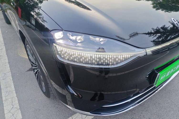Used Hima AITO M9 2024 Range-Extended Max Edition 52 kWh 6-Seater Version Right Front Headlight