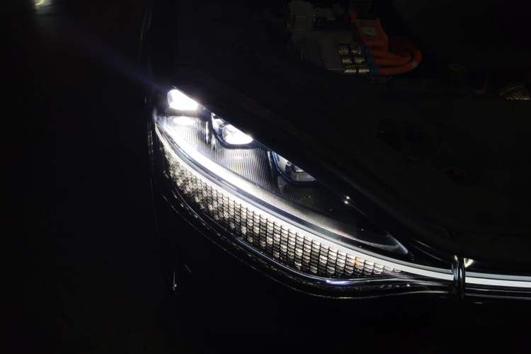 Used Hima AITO M9 2024 Range-Extended Ultra Version 52 kWh 5-Seater Model Right Front Headlight