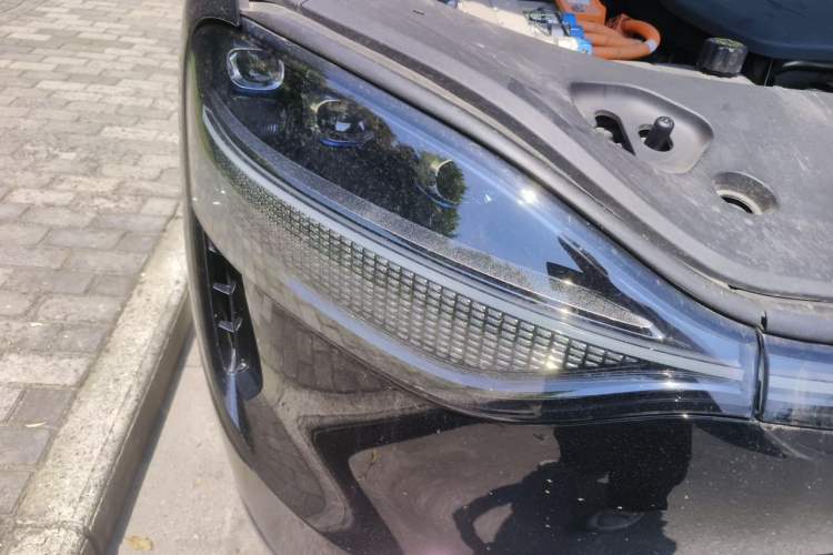 Used Hima AITO M9 2024 Range-Extended Ultra Version 42 kWh 6-Seater Model Right Front Headlight
