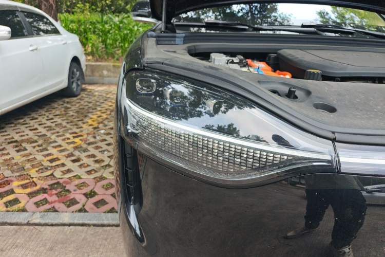 Used Hima AITO M9 2024 Range-Extended Ultra Version 42 kWh 6-Seater Model Right Front Headlight