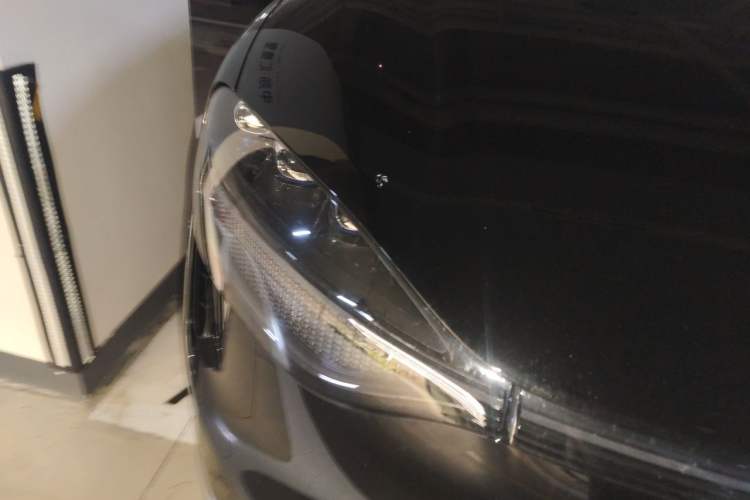 Used Hima AITO M9 2024 Range-Extended Max Edition 52 kWh 6-Seater Version Right Front Headlight