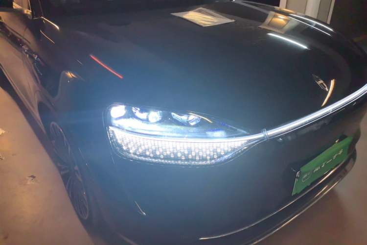 Used Hima AITO M9 2024 Range-Extended Max Edition 42 kWh 6-Seater Version Right Front Headlight