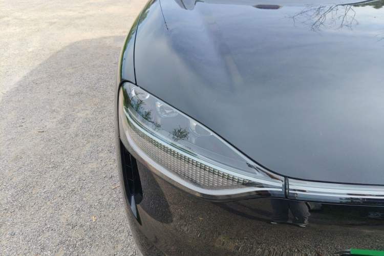 Used Hima AITO M9 2024 Range-Extended Ultra Version 42 kWh 6-Seater Model Right Front Headlight