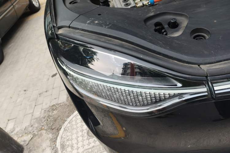 Used Hima AITO M9 2024 Range-Extended Ultra Version 42 kWh 6-Seater Model Right Front Headlight