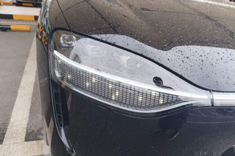 Used Hima AITO M9 2024 Range-Extended Ultra Version 52 kWh 6-Seater Model Right Front Headlight