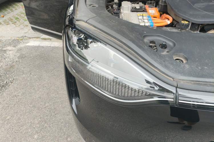 Used Hima AITO M9 2024 Range-Extended Ultra Version 52 kWh 6-Seater Model Right Front Headlight