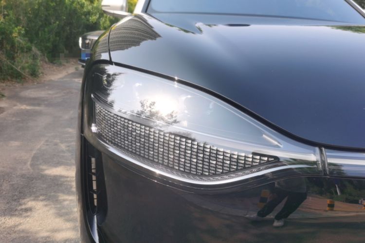 Used Hima AITO M9 2024 Range-Extended Ultra Version 52 kWh 6-Seater Model Right Front Headlight