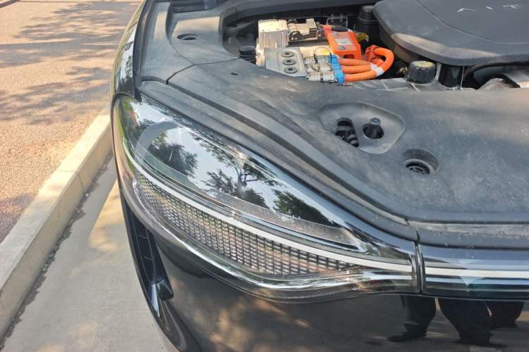 Used Hima AITO M9 2024 Range-Extended Ultra Version 52 kWh 6-Seater Model Right Front Headlight