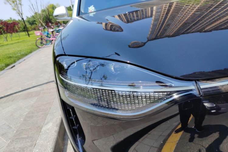 Used Hima AITO M9 2024 Range-Extended Max Edition 42 kWh 5-Seater Version Right Front Headlight