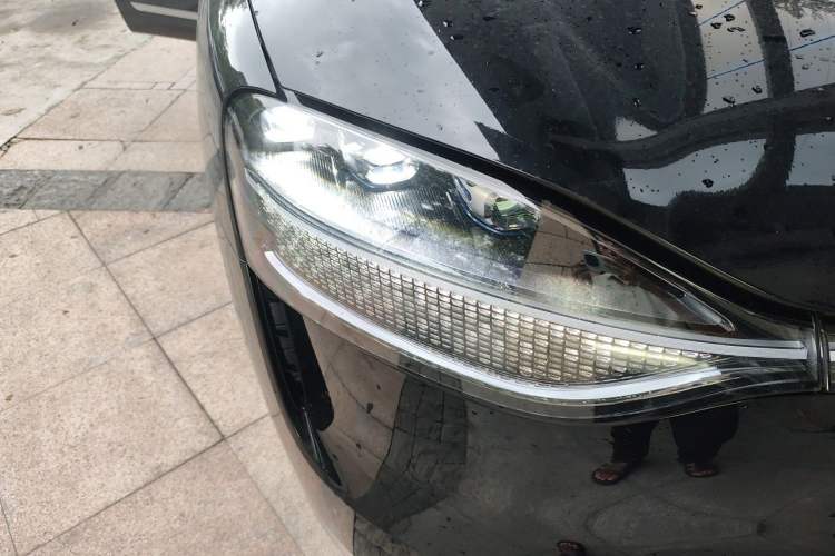 Used Hima AITO M9 2024 Range-Extended Ultra Version 42 kWh 6-Seater Model Right Front Headlight