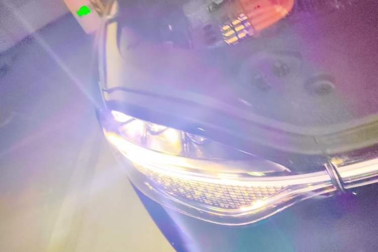 Used Hima AITO M9 2024 Range-Extended Ultra Version 52 kWh 5-Seater Model Right Front Headlight