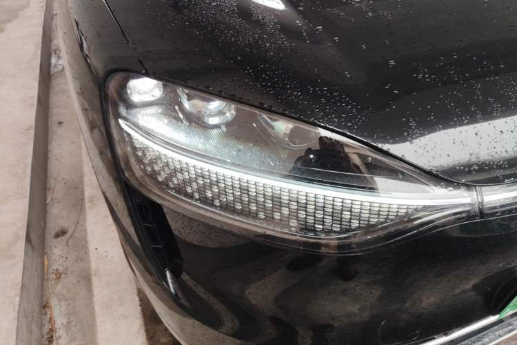 Used Hima AITO M9 2024 Range-Extended Ultra Version 42 kWh 6-Seater Model Right Front Headlight