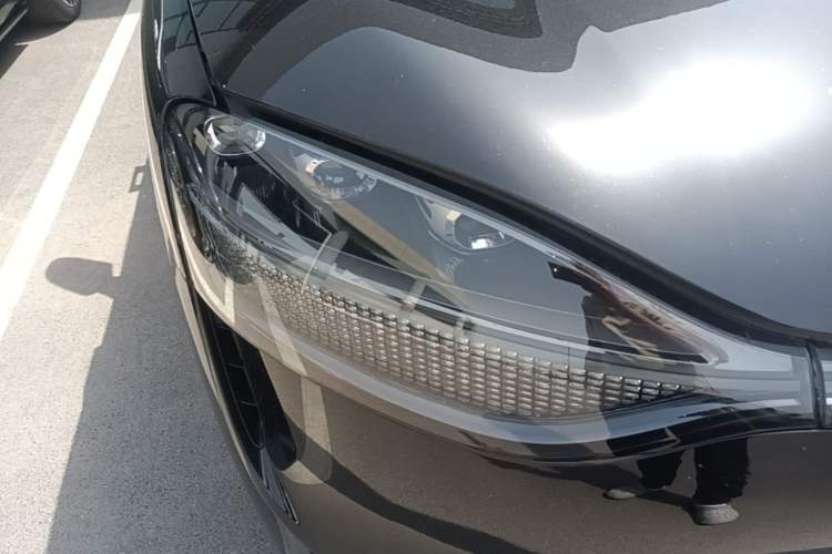 Used Hima AITO M9 2024 Range-Extended Ultra Version 42 kWh 6-Seater Model Right Front Headlight