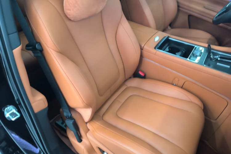 Used Hima AITO M9 2024 Range-Extended Max Edition 42 kWh 6-Seater Version Right Front Seat