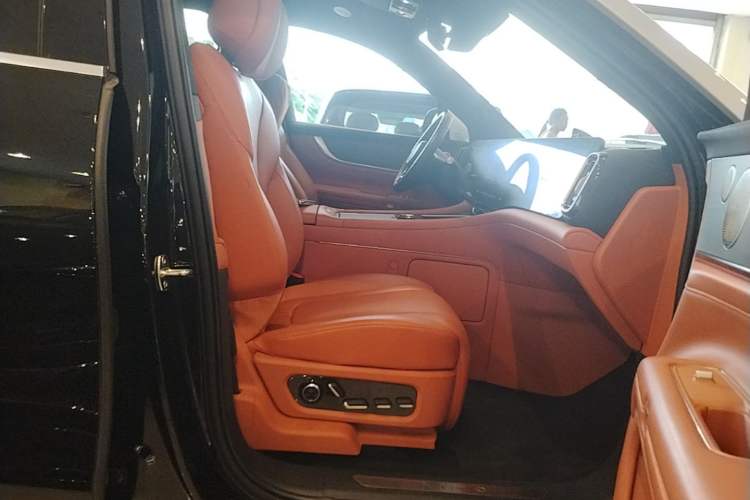 Used Hima AITO M9 2024 Range-Extended Ultra Version 42 kWh 6-Seater Model Right Front Seat