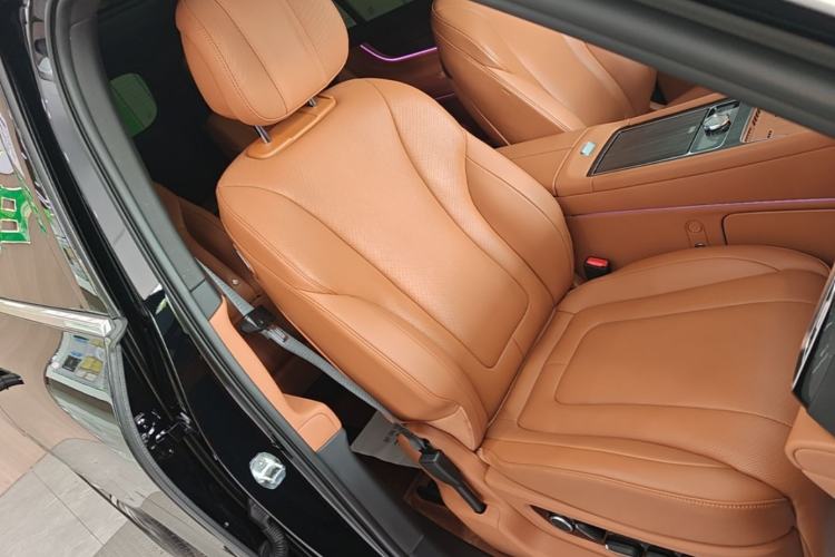 Used Hima AITO M9 2024 Range-Extended Max Edition 42 kWh 6-Seater Version Right Front Seat