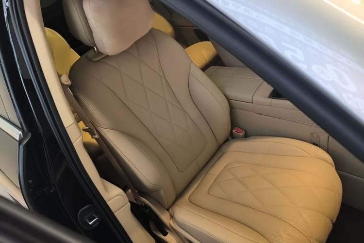 Used Hima AITO M9 2024 Range-Extended Ultra Version 42 kWh 6-Seater Model Right Front Seat
