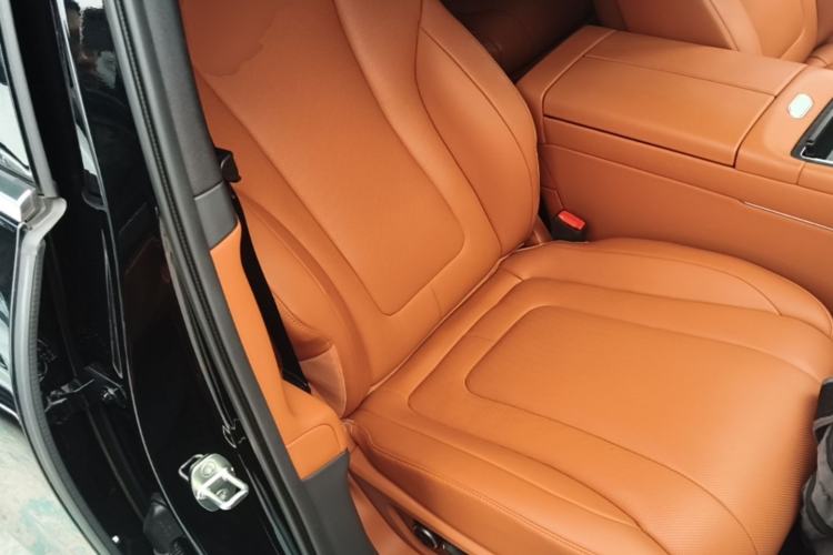 Used Hima AITO M9 2024 Range-Extended Max Edition 42 kWh 6-Seater Version Right Front Seat