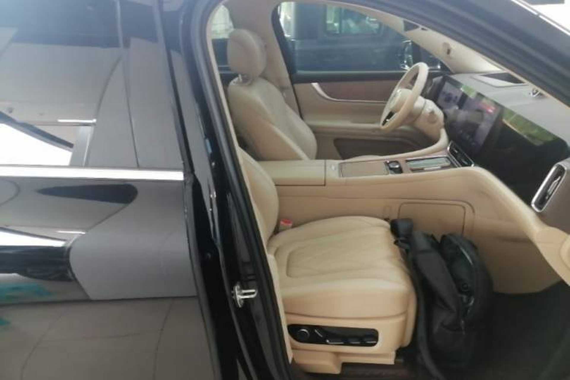 Used Hima AITO M9 2024 Range-Extended Max Edition 42 kWh 6-Seater Version Right Front Seat