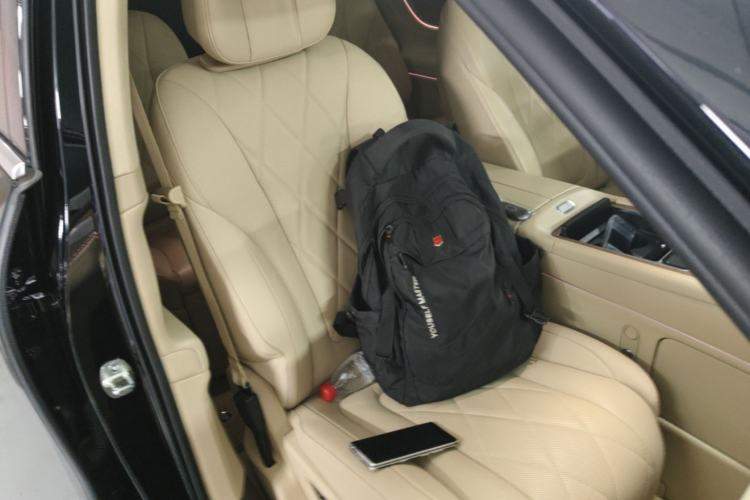 Used Hima AITO M9 2024 Range-Extended Ultra Version 42 kWh 6-Seater Model Right Front Seat