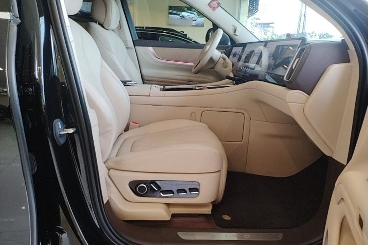 Used Hima AITO M9 2024 Range-Extended Ultra Version 42 kWh 6-Seater Model Right Front Seat