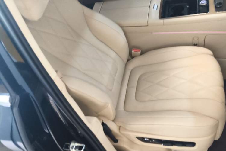 Used Hima AITO M9 2024 All-Electric Ultra Version 100 kWh 6-Seater Model Right Front Seat