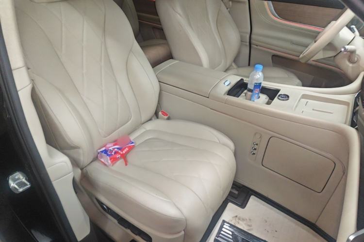 Used Hima AITO M9 2024 Range-Extended Ultra Version 42 kWh 6-Seater Model Right Front Seat