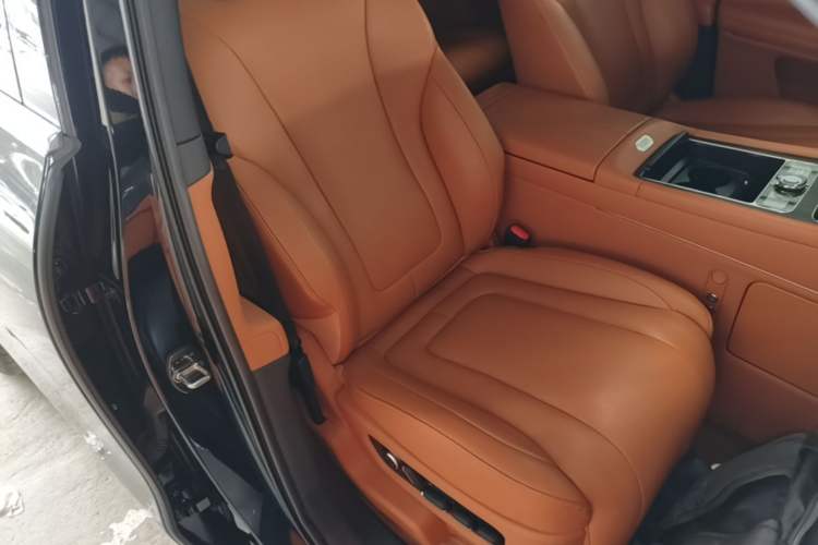 Used Hima AITO M9 2024 Range-Extended Ultra Version 42 kWh 6-Seater Model Right Front Seat