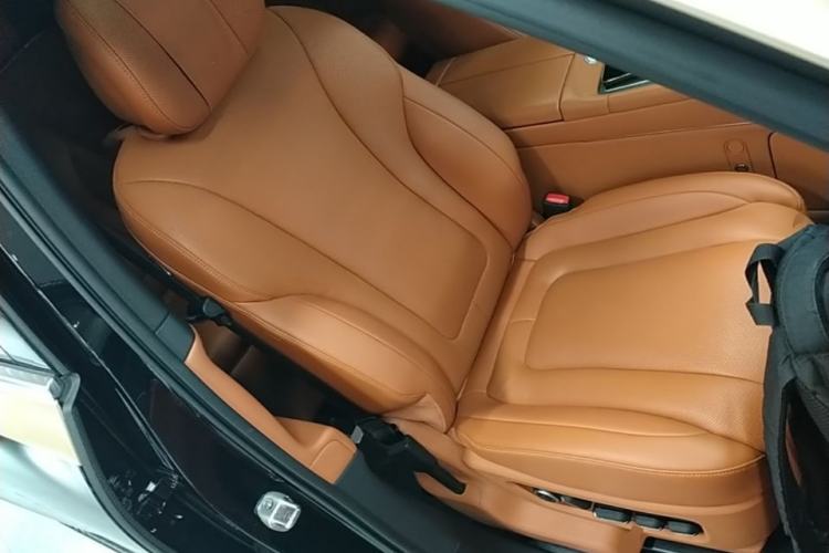 Used Hima AITO M9 2024 Range-Extended Ultra Version 42 kWh 6-Seater Model Right Front Seat