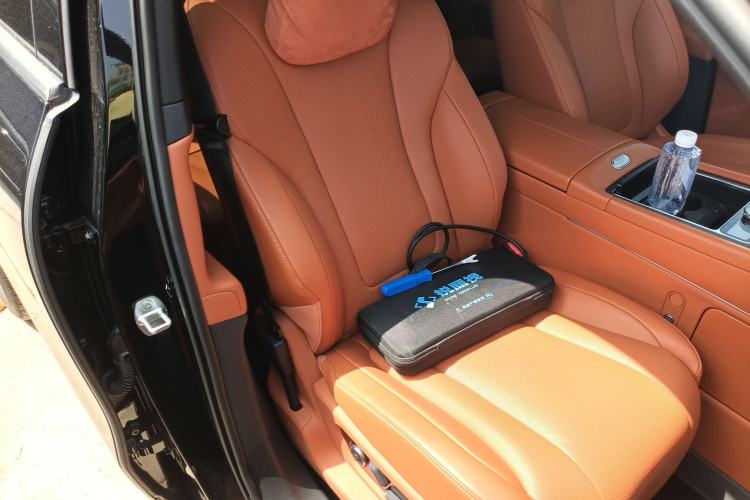 Used Hima AITO M9 2024 Range-Extended Max Edition 42 kWh 6-Seater Version Right Front Seat